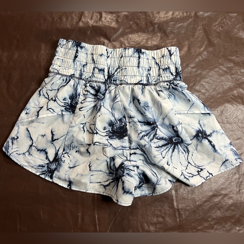 CALIA Women's High Rise 3” Step Up Short - Picture 3 of 6